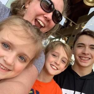 Meet your Posher, Liz